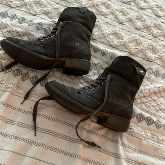 Womens grey rocketdog leather combat boots size 8 - Picture 4 of 5